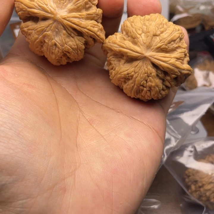 文玩核桃把件?46粗筋