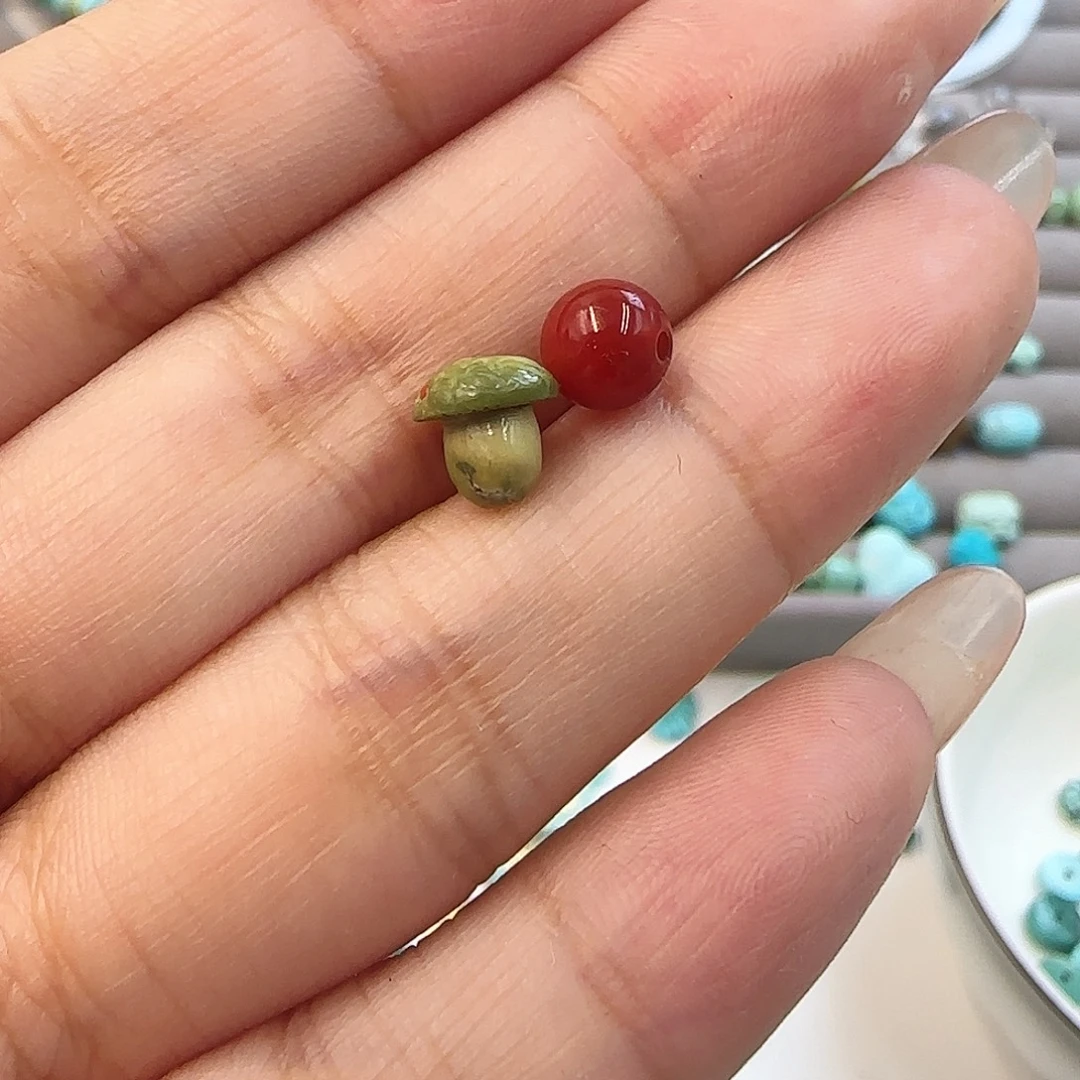 南红玛瑙配饰未镶嵌