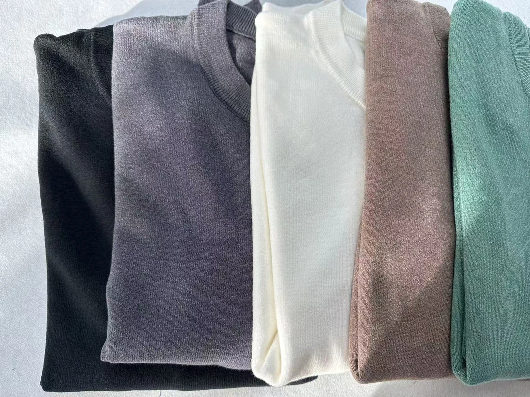 男女同款五色休闲圆领衫 by（卡码拍大）