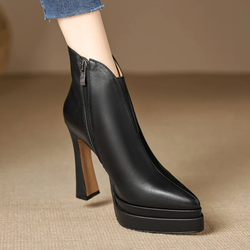 软皮超高跟尖头短靴女2025秋冬厚底防水台侧拉链粗跟百搭高跟鞋