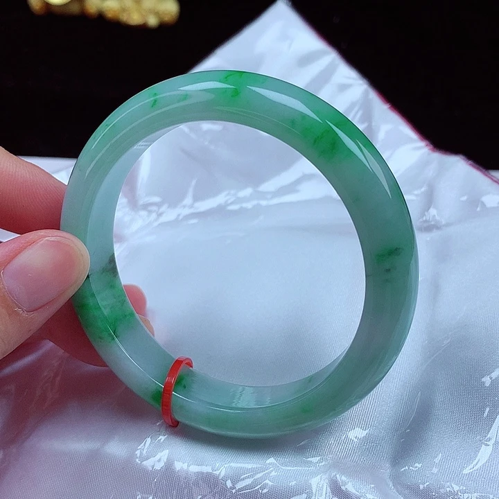 翡翠手镯未镶嵌58-59圈