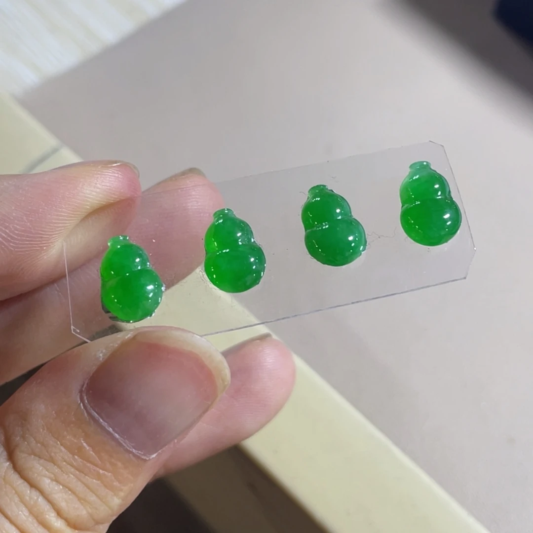 未镶嵌定制翡翠葫芦