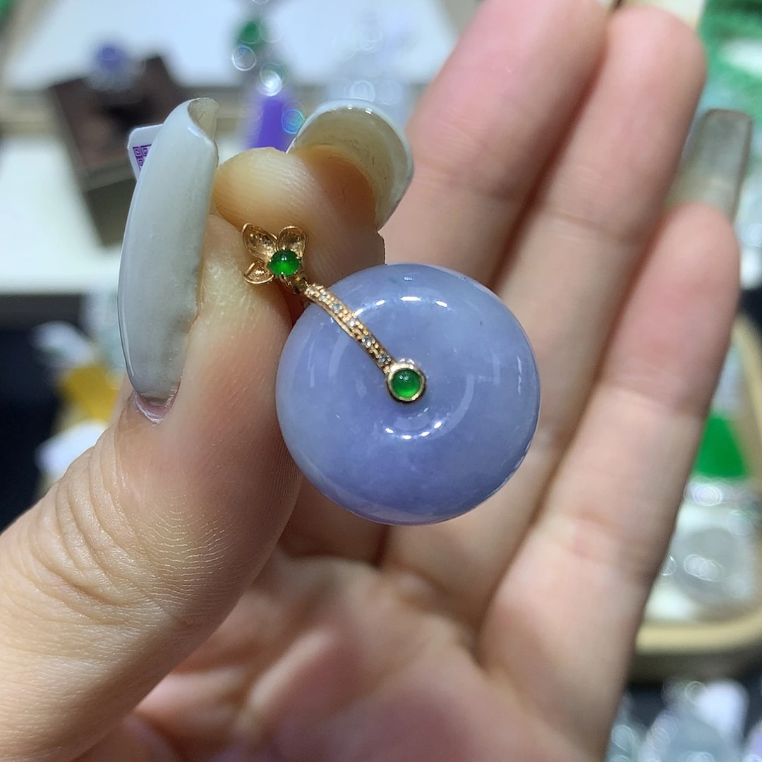 翡翠18K金镶嵌颈饰