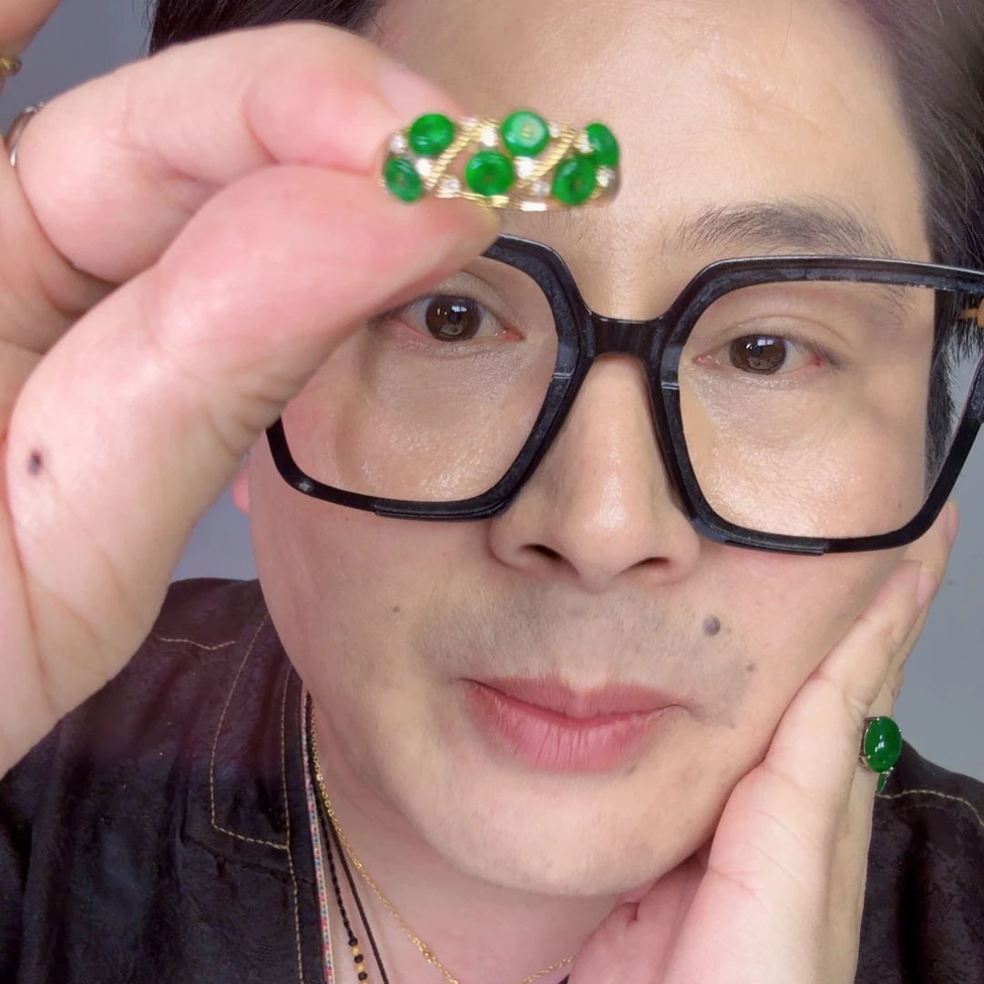 颈饰未镶嵌翡翠一件