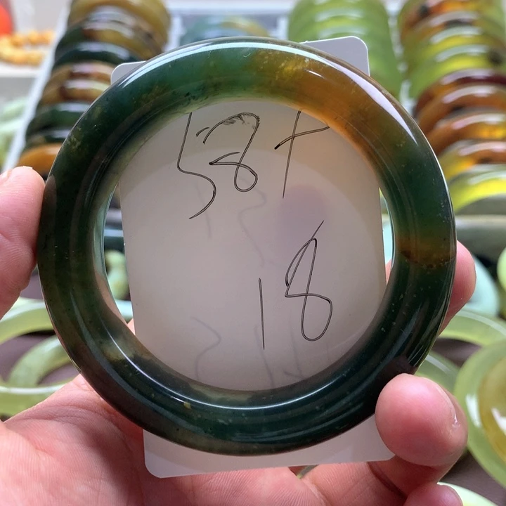 蛇纹石玉未镶嵌手镯宝***呀