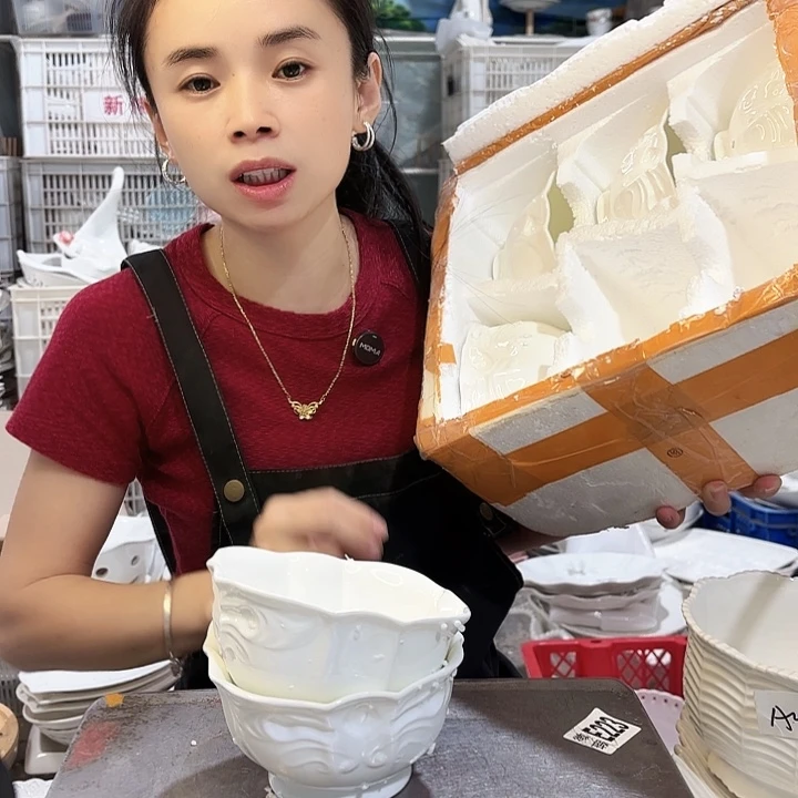 盘微瑕产品………六个四方碗