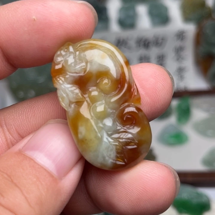 颈饰未镶嵌翡翠如意