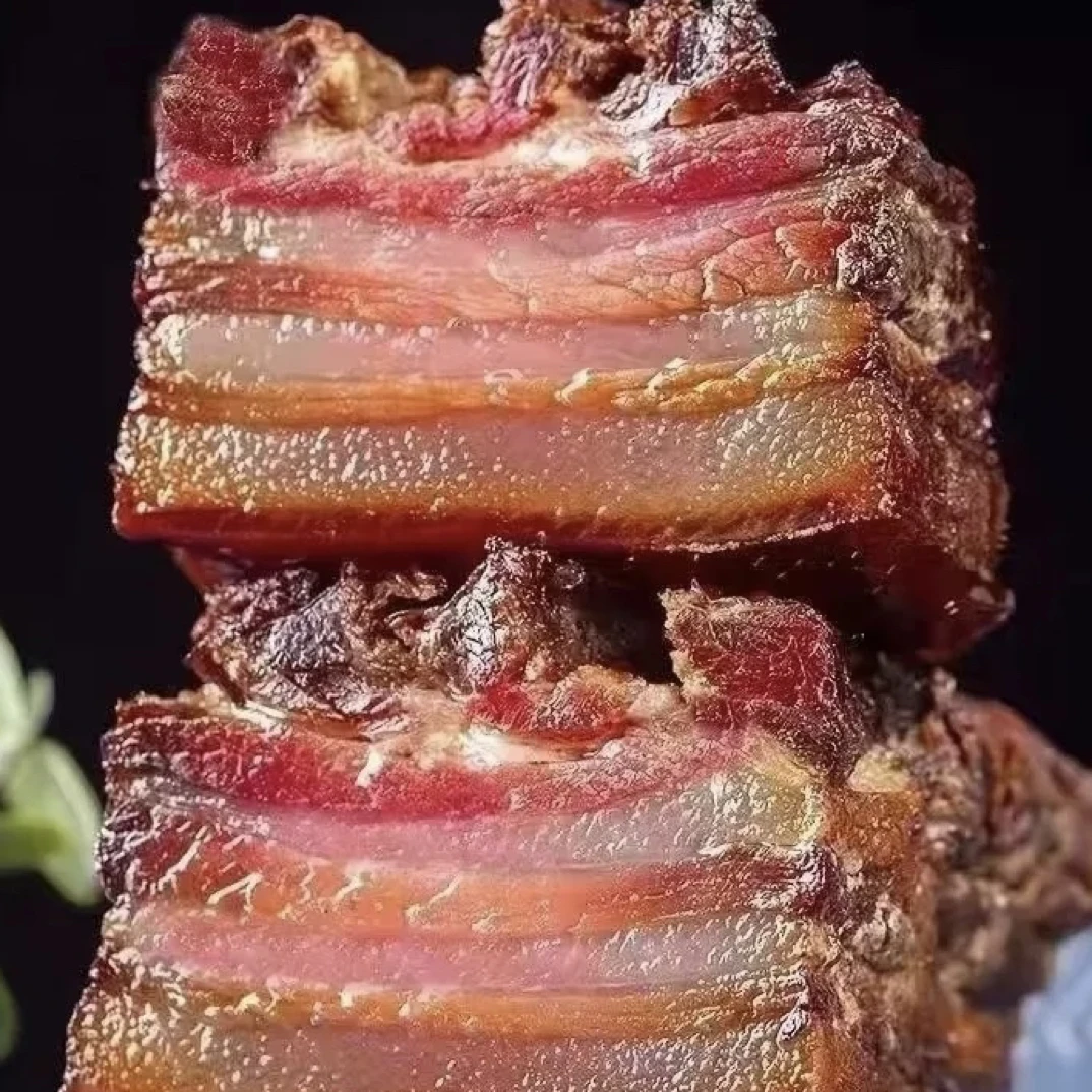 贵州农家特产柴火烟熏五花土猪腊肉直播间称重