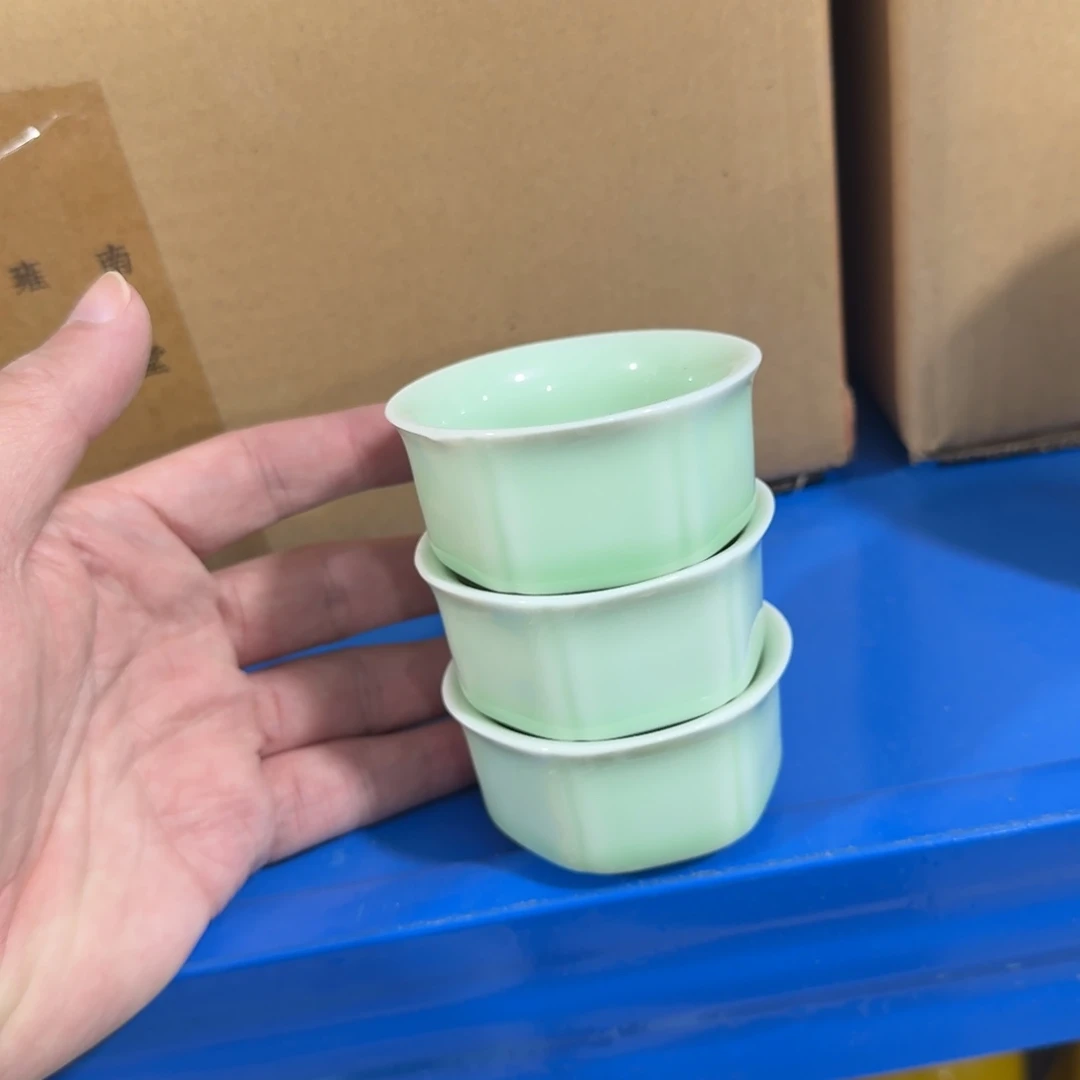 釉下手绘茶具微瑕