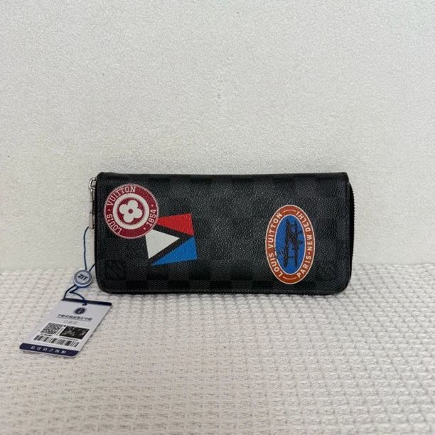 95新 LouisVuitton/路易威登 5755/经典徽章限量款黑棋盘格钱包