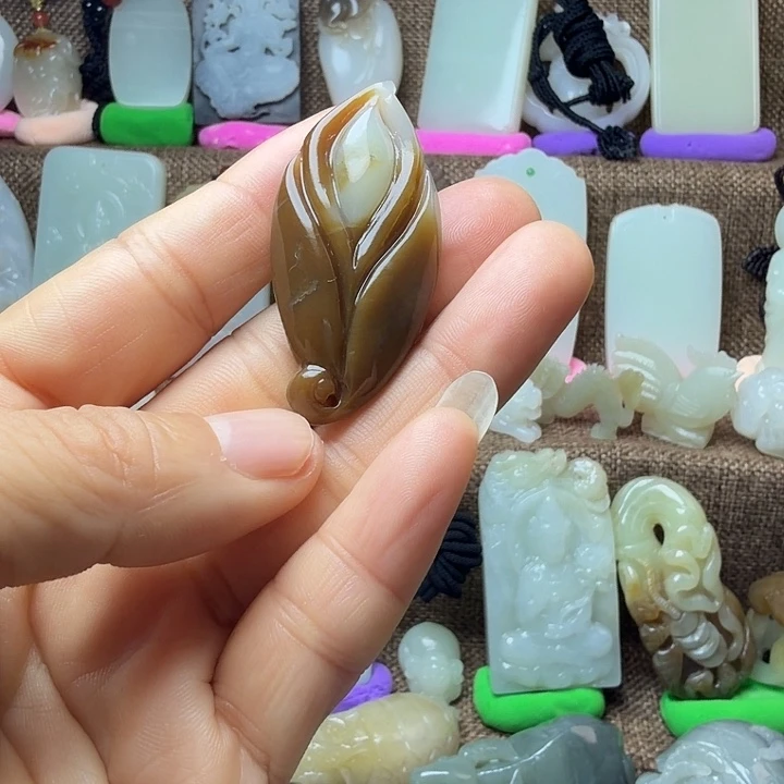 和田玉（糖玉）未镶嵌挂件