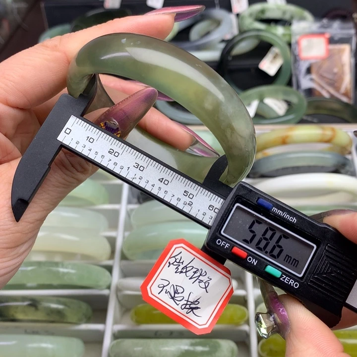 蛇纹石玉手镯未镶嵌715