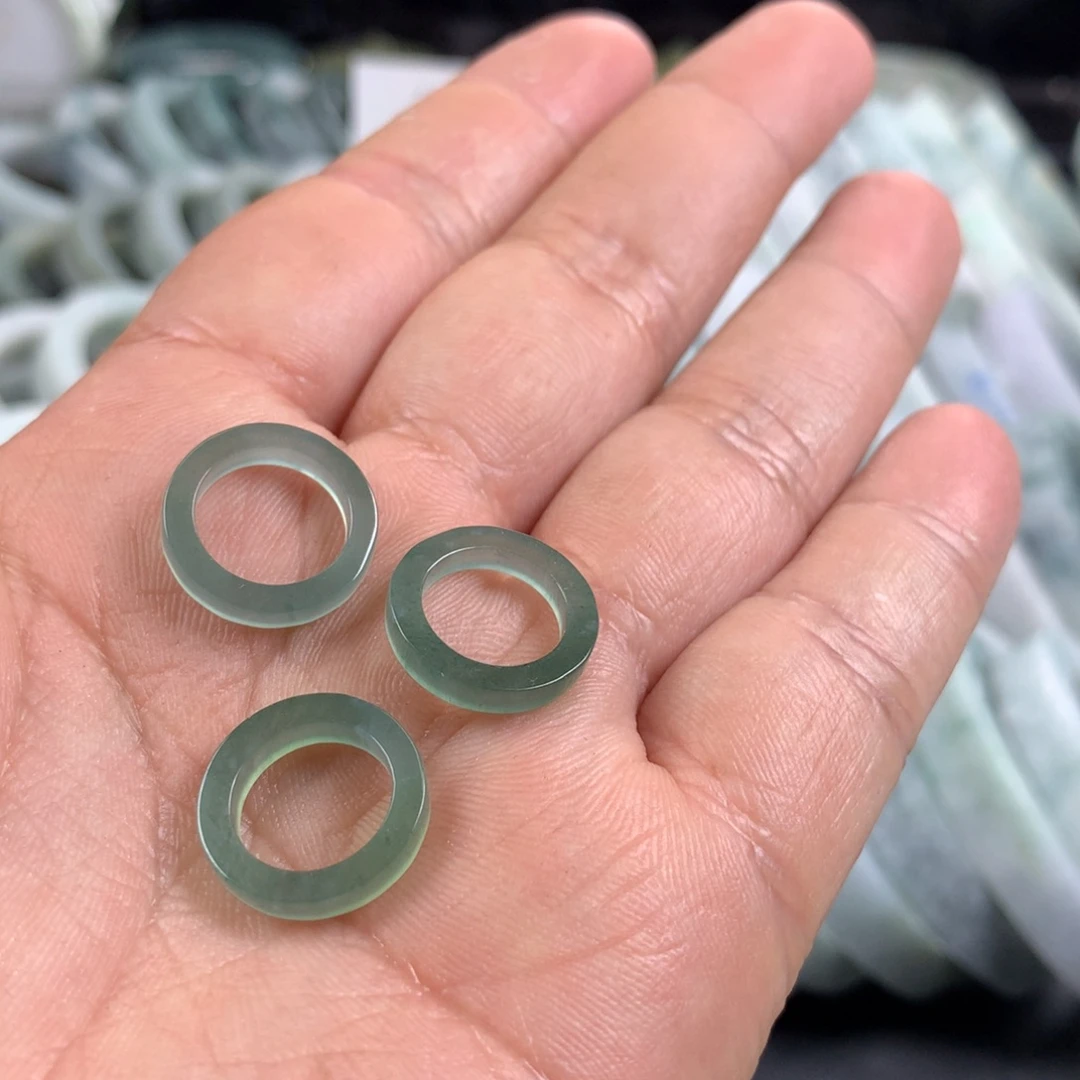 翡翠未镶嵌吊坠(不含链)多样性发一件