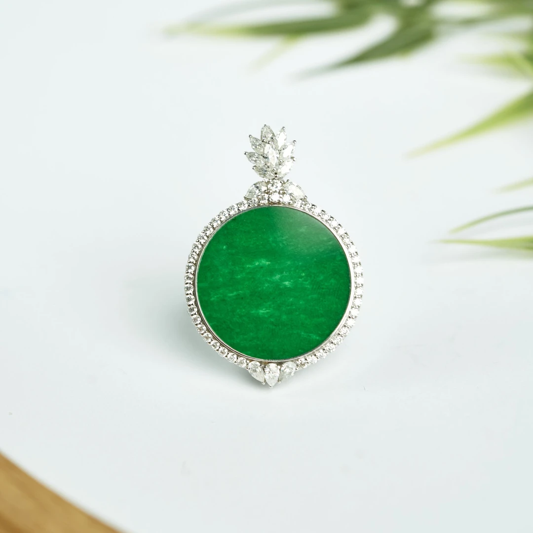 【玉总珠宝】18k翡翠圆牌吊坠精致贵气首饰多样性发一CAN1050271