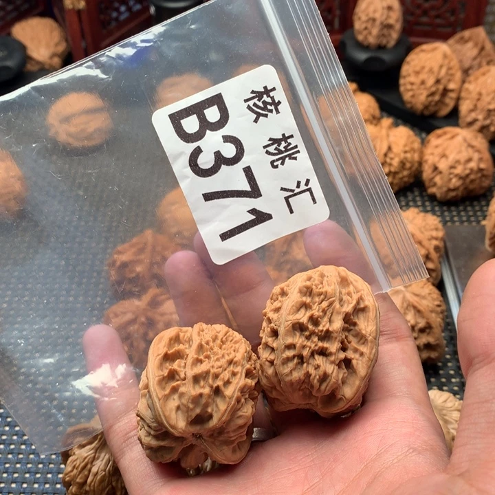 文玩核桃吊坠核老闷