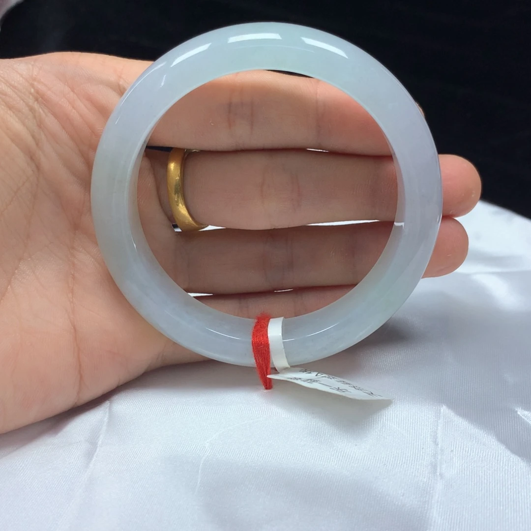 翡翠未镶嵌手镯（圆镯）56.2