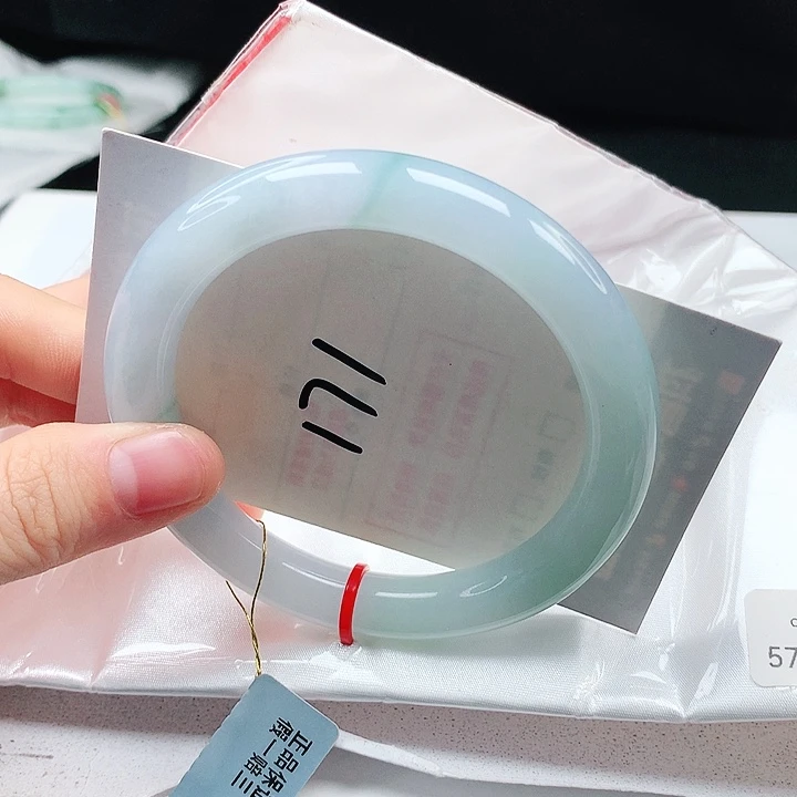 翡翠手镯（圆镯）未镶嵌缅甸天然a货手镯57+