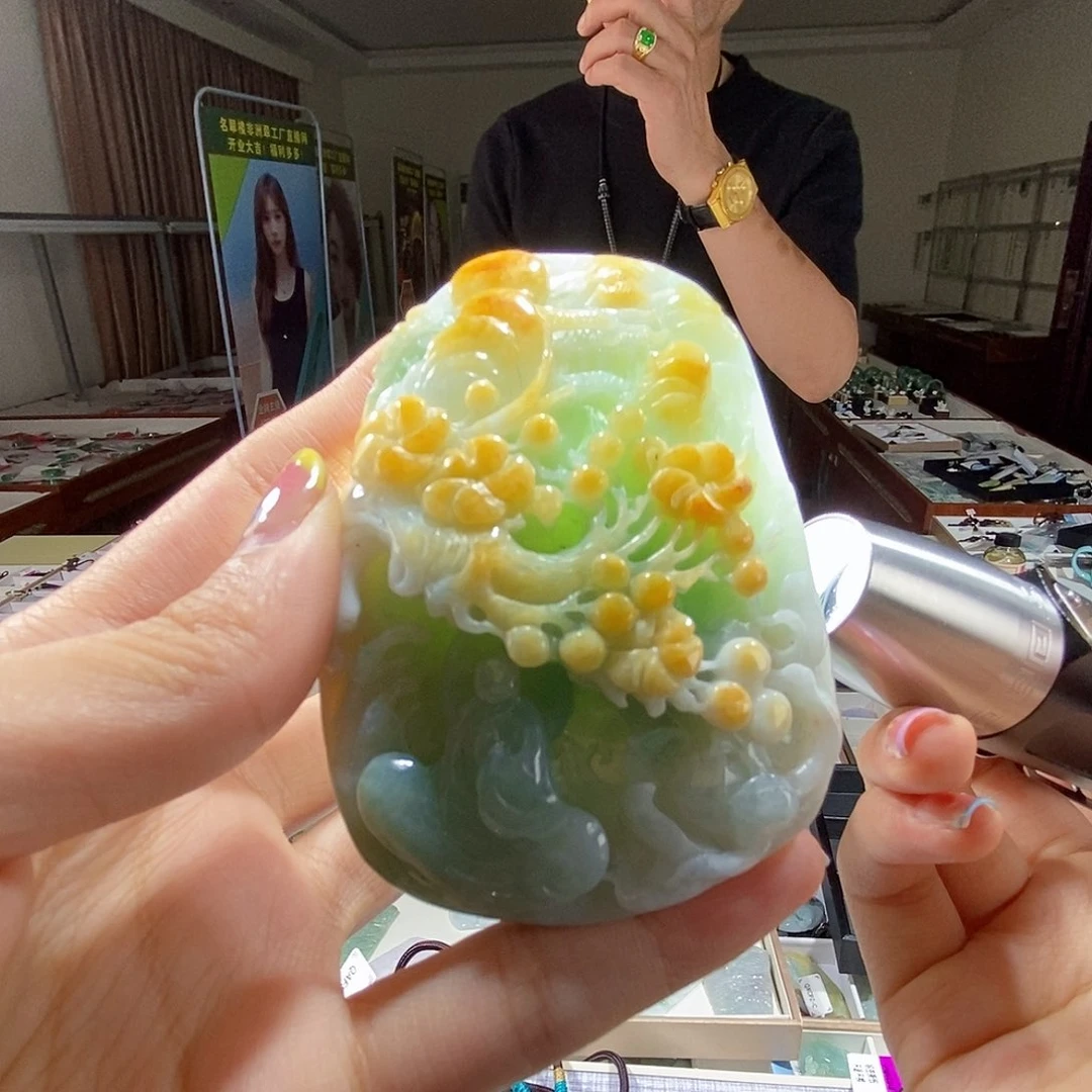 翡翠未镶嵌颈饰翡翠