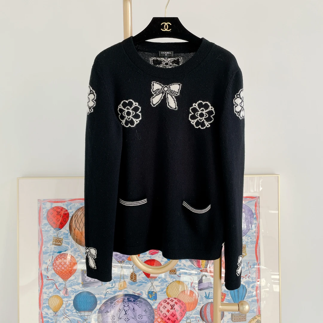 【CHANEL】#香奈儿 黑色刺绣提花针织上衣