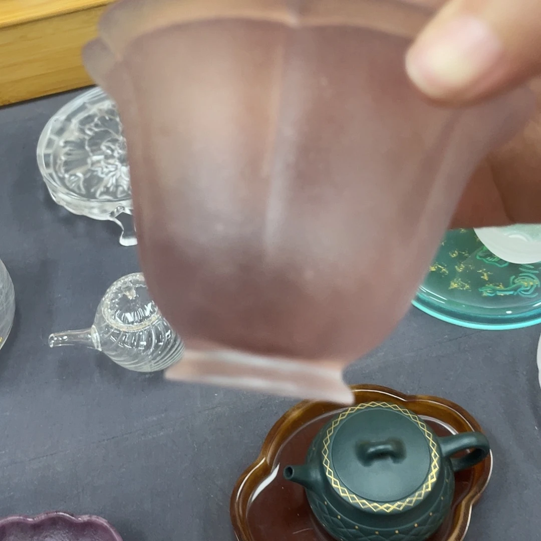 搪瓷杯子里还有好多东西