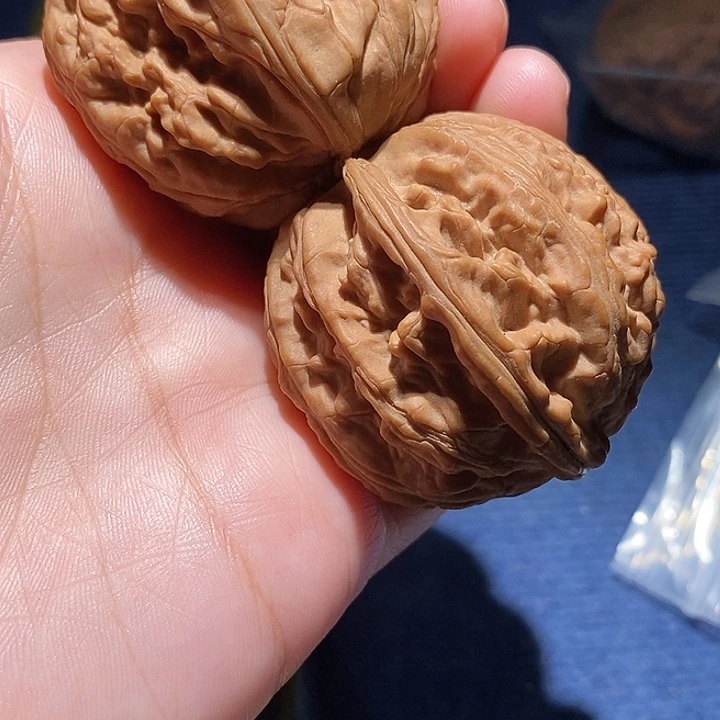 爱***头吊坠文玩核桃野生
