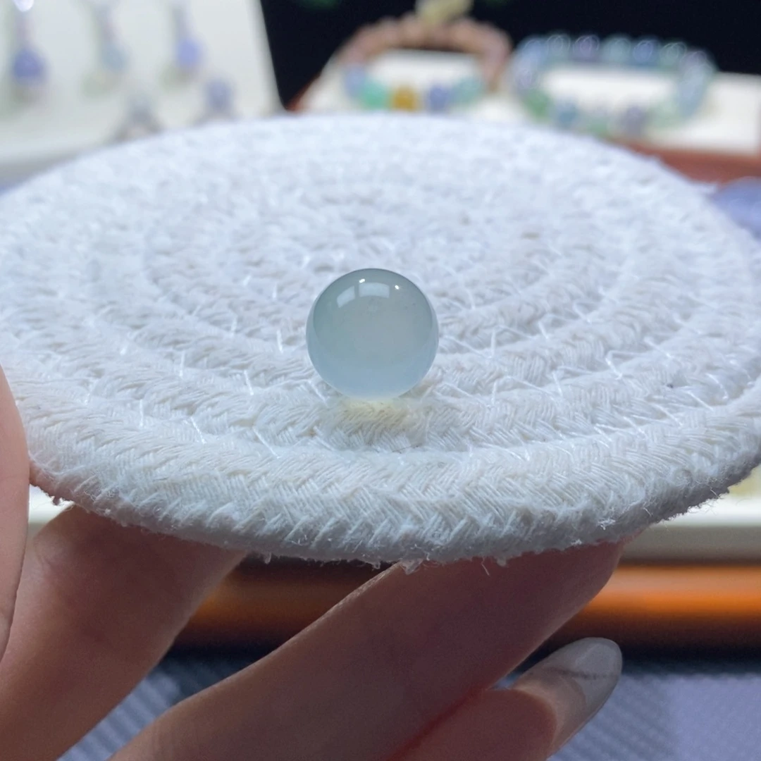 翡翠未镶嵌颈饰翡翠冰蓝阳底色珠12.67mm