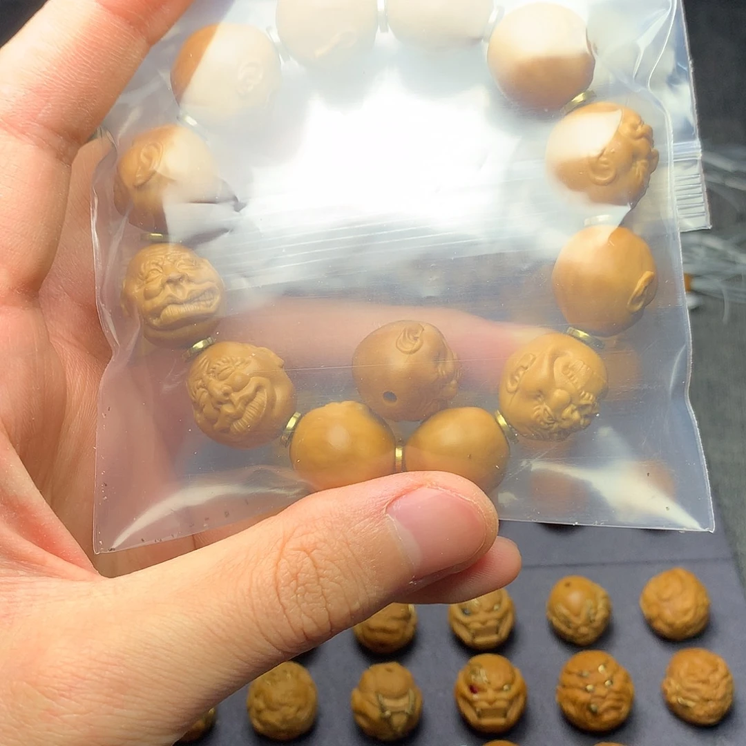 九***朝吊坠猴头核桃百态
