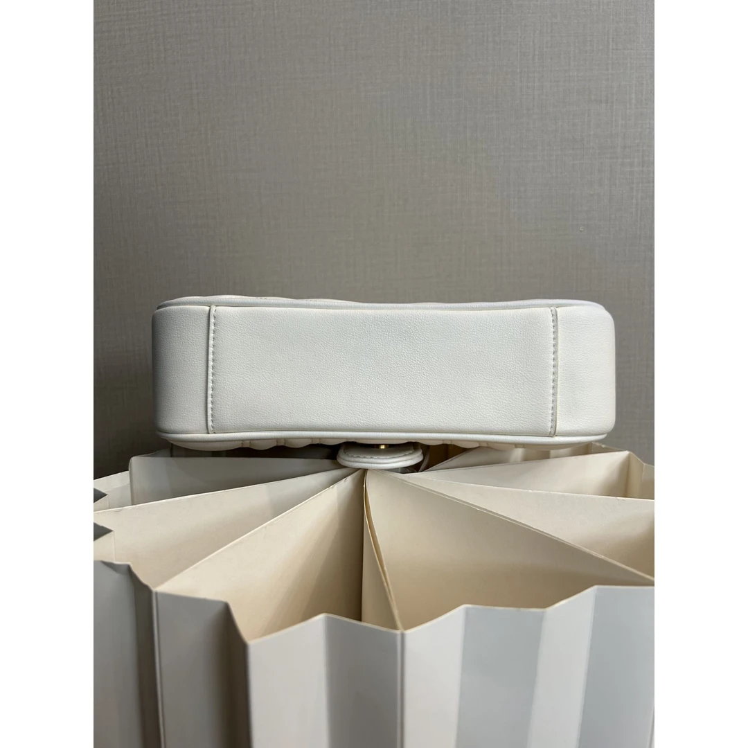 TOLEX2025新款手工时尚女包星星黑白色百搭