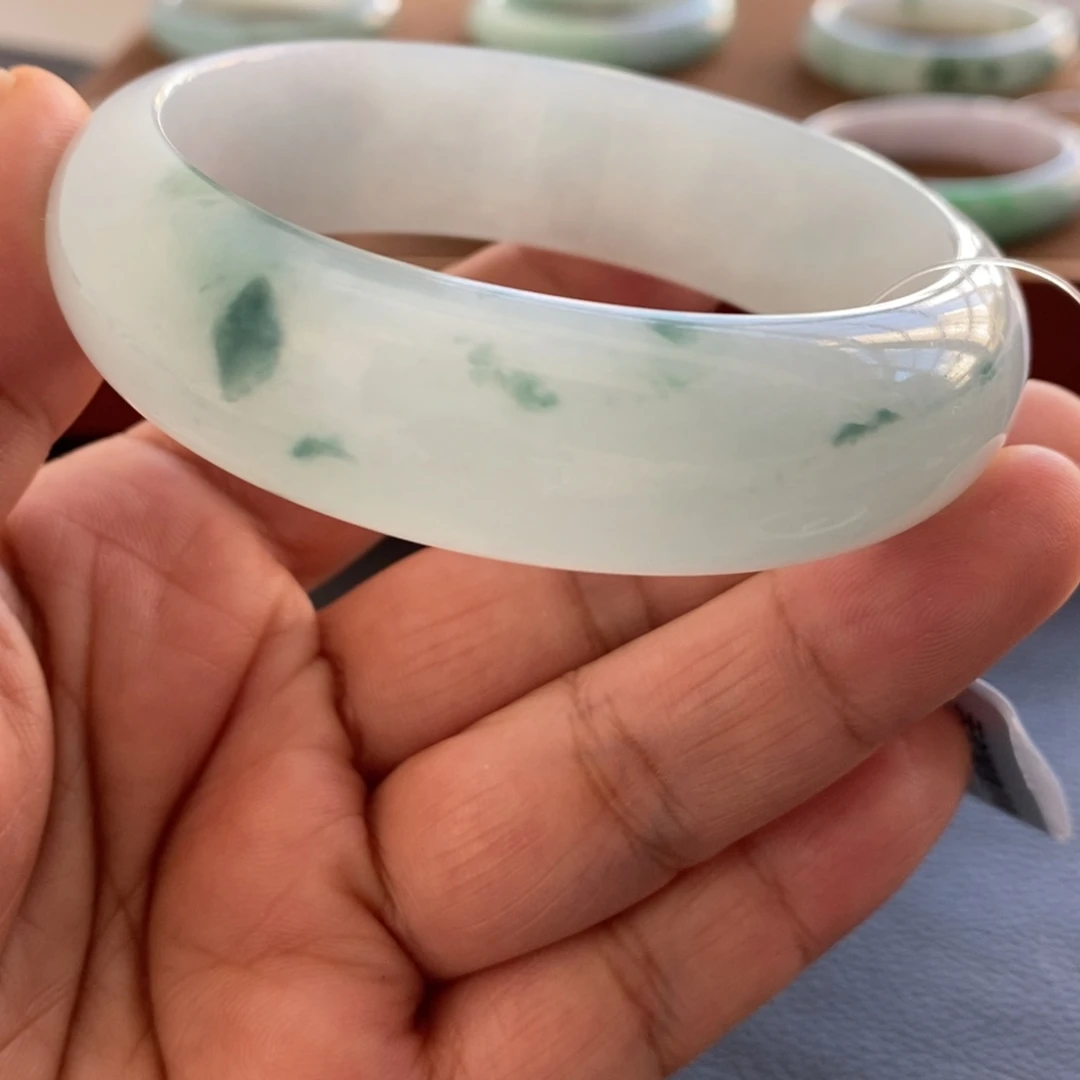 翡翠未镶嵌手镯天然翡翠手镯