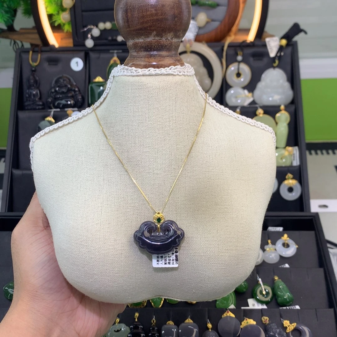 和田玉18K金镶嵌吊坠(赠链)