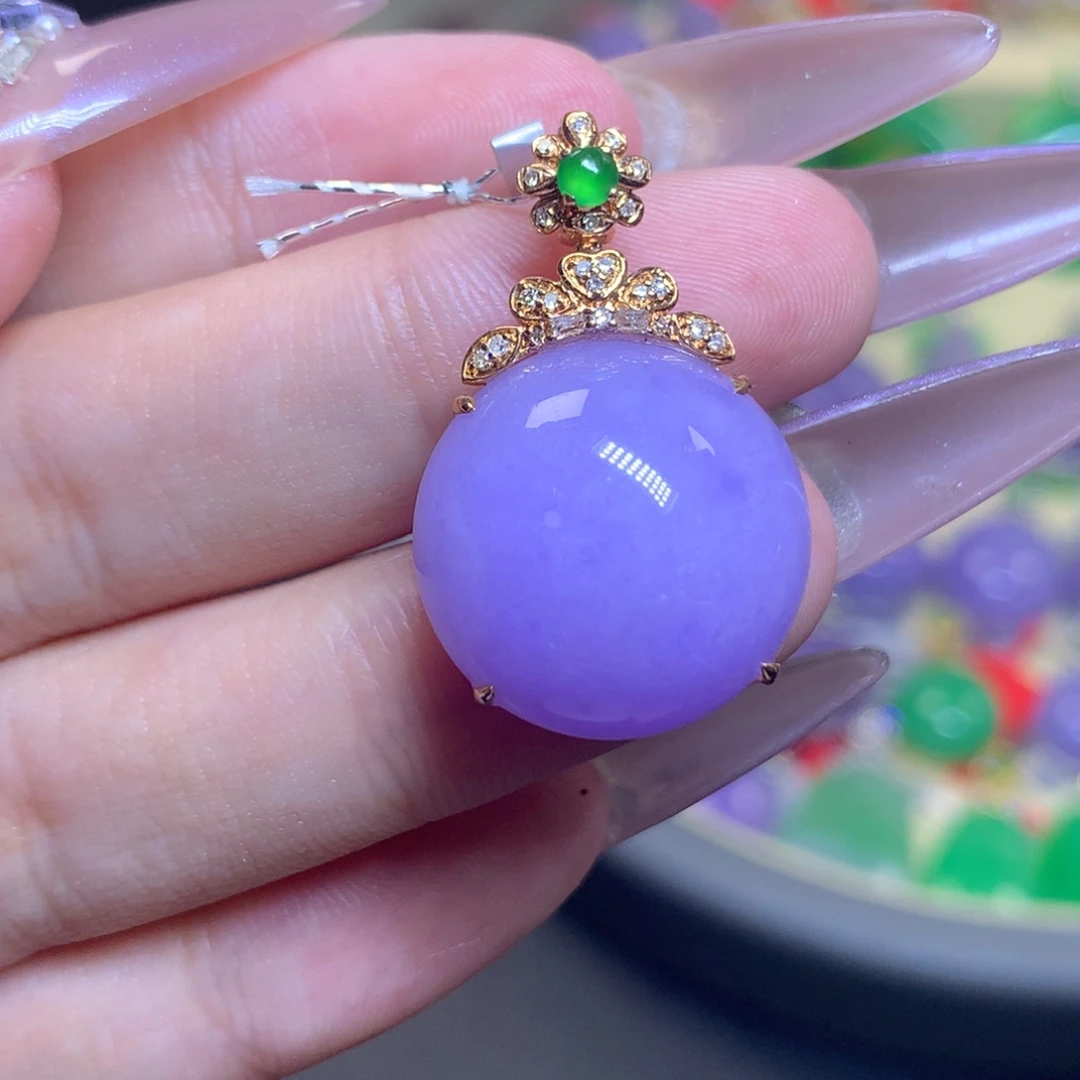 翡翠18K金镶嵌颈饰