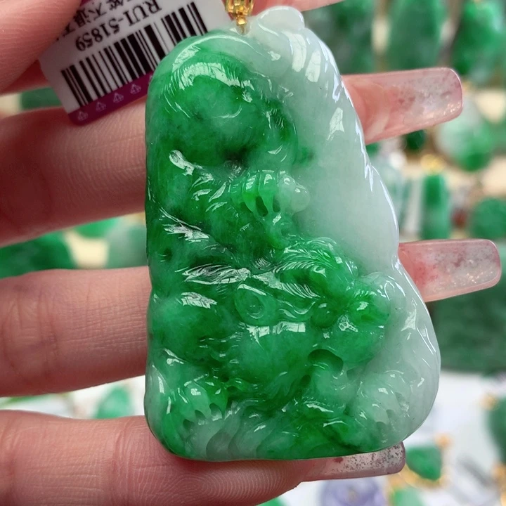 翡翠颈饰18K金镶嵌挂件