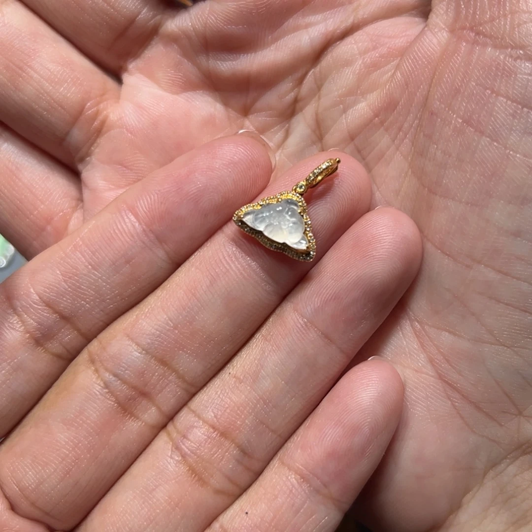 颈饰18K金镶嵌翡翠
