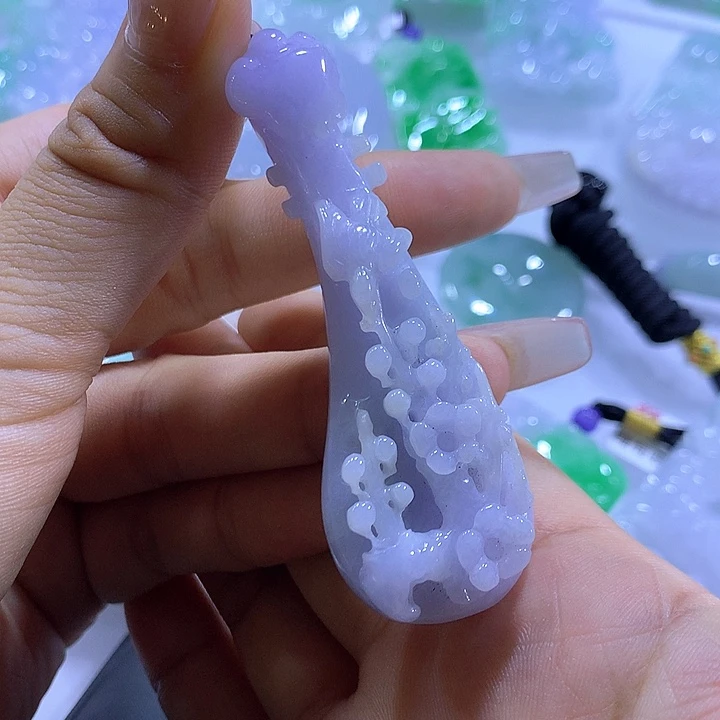 有***辣翡翠未镶嵌颈饰天然翡翠A货吊坠