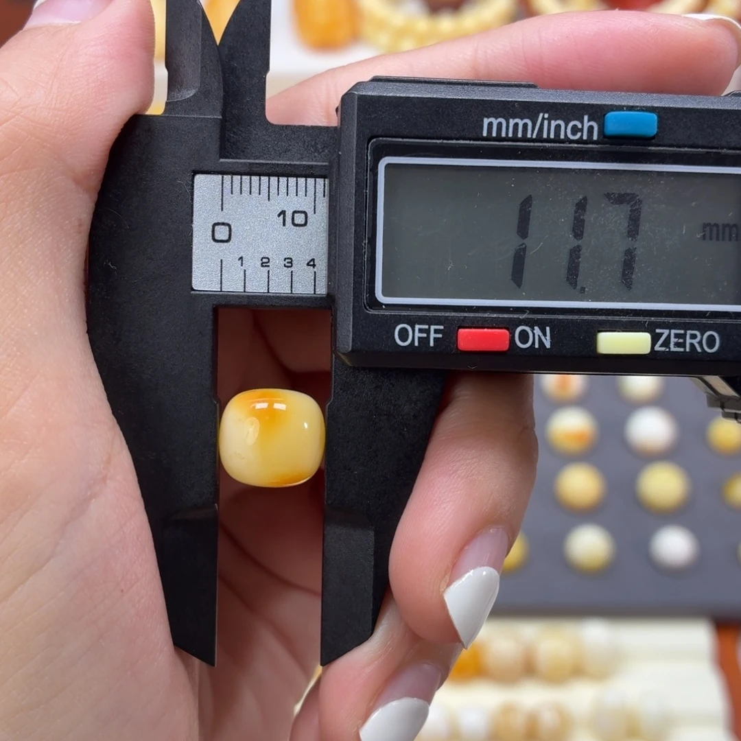 琥珀未镶嵌裸石焦皮老型11.7mm