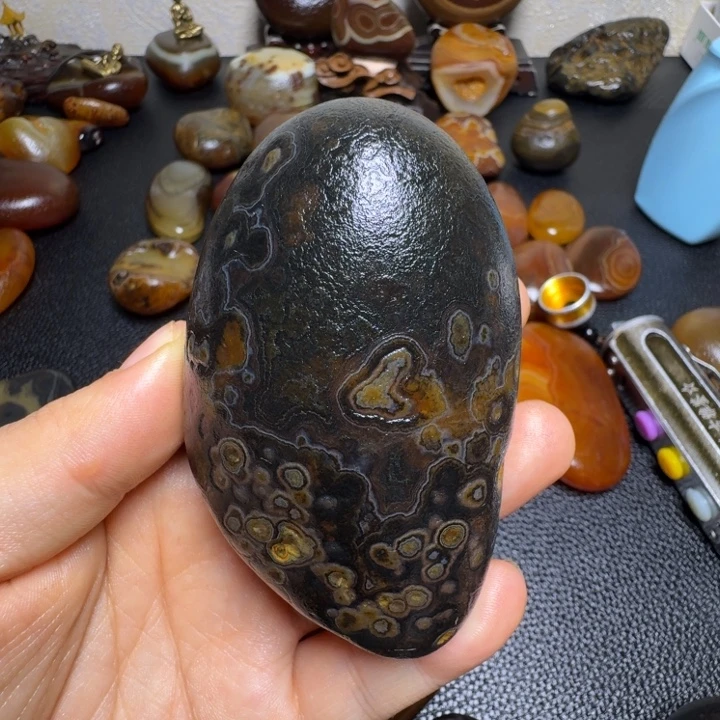踏***浪瓷片马达加斯加奇石手把件