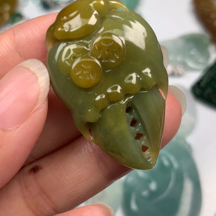 翡翠未镶嵌颈饰翡翠