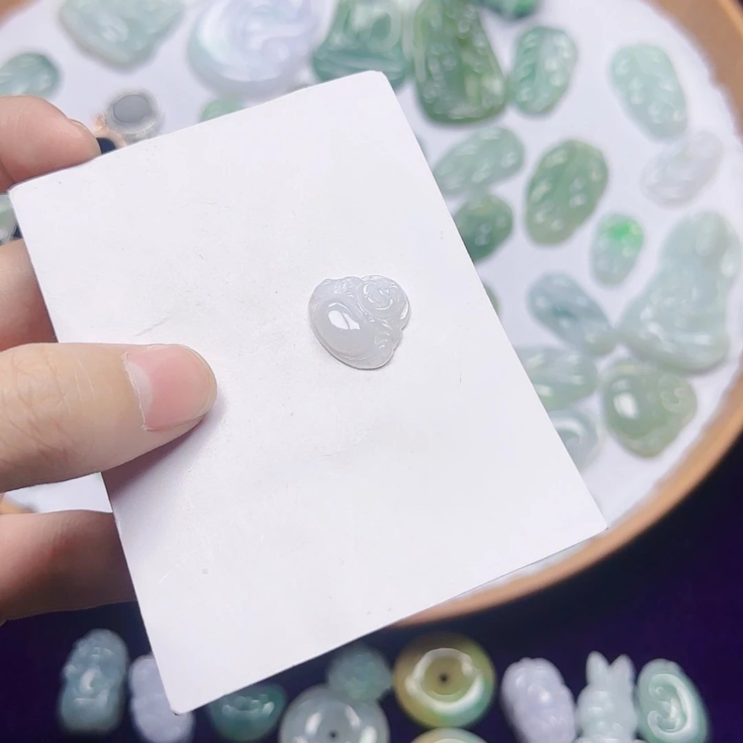 翡翠未镶嵌吊坠(赠链)