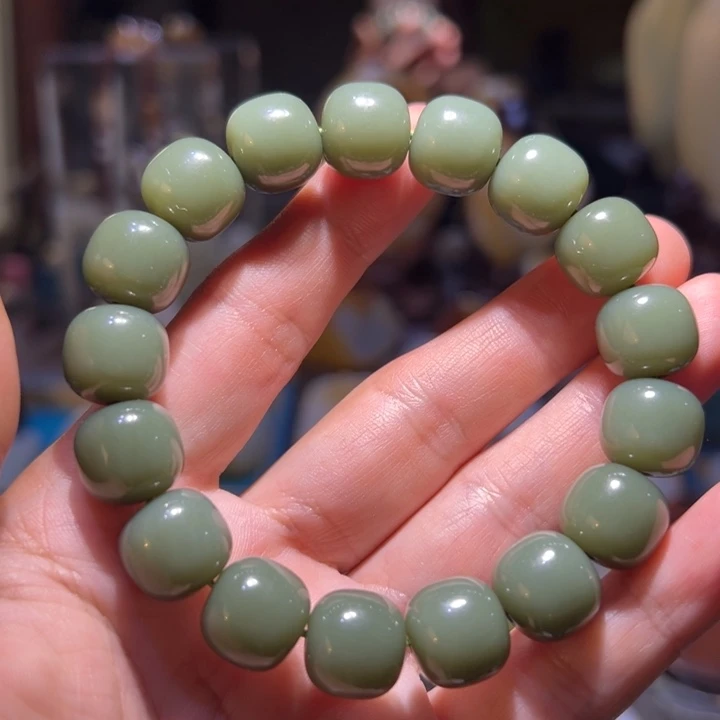 和田玉未镶嵌车挂