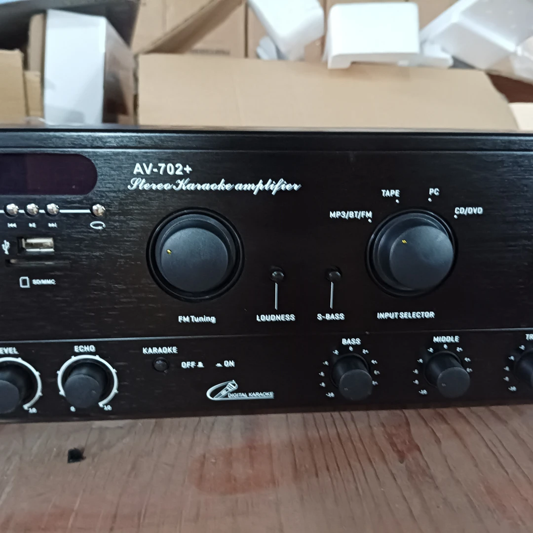 8新  音箱处理功放机一台缺两个脚垫包邮价格