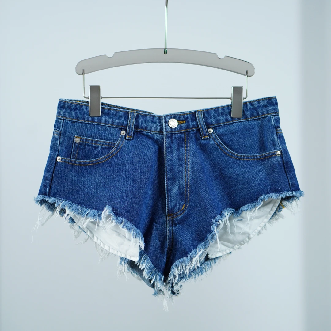 Y085-2 女装夏设计款牛仔短裤蓝色