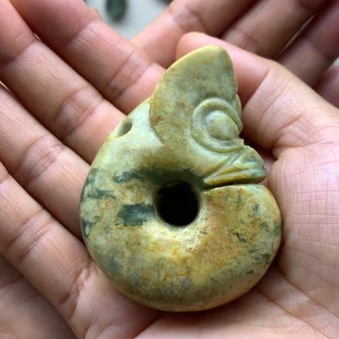 【闪购商品】未镶嵌岫岩河磨玉（透闪石质玉）把件