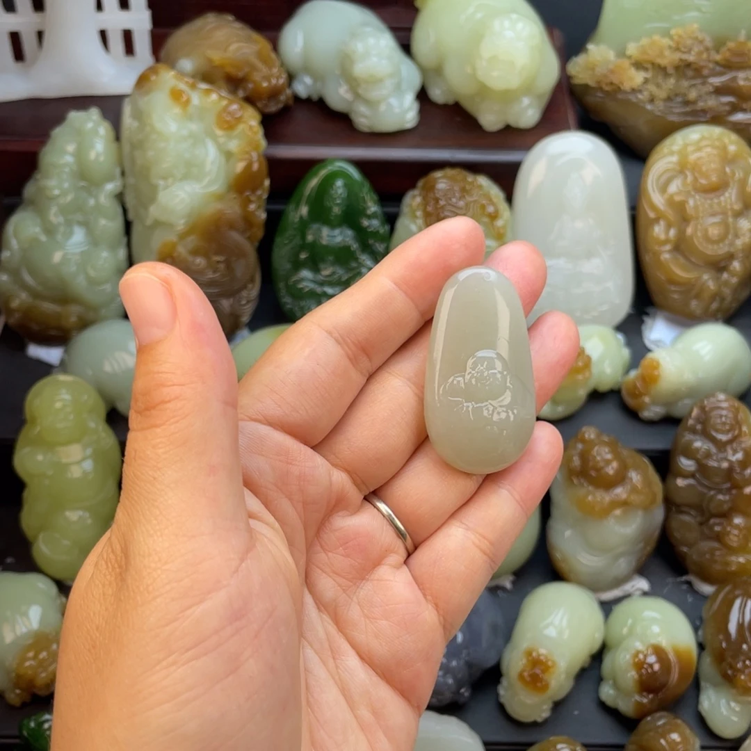 颈饰未镶嵌和田玉