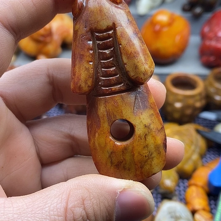 未镶嵌蛇纹石玉颈饰