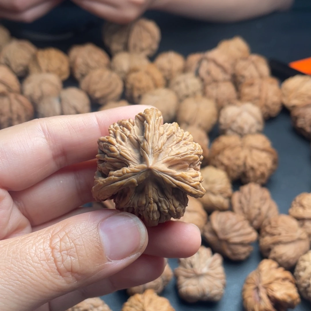 文玩核桃把件38虎头两棱半