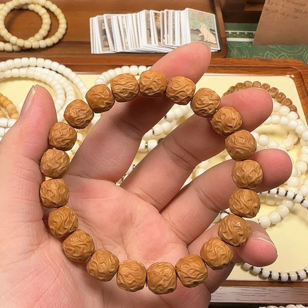 白玉菩提吊坠猴头雕刻福利