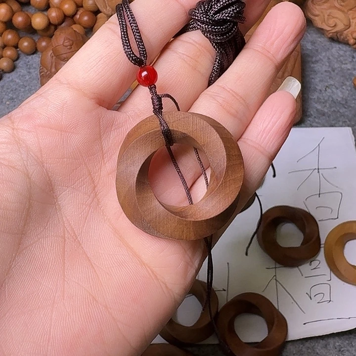 檀香木手串/手链老山檀香莫比乌斯环吊坠
