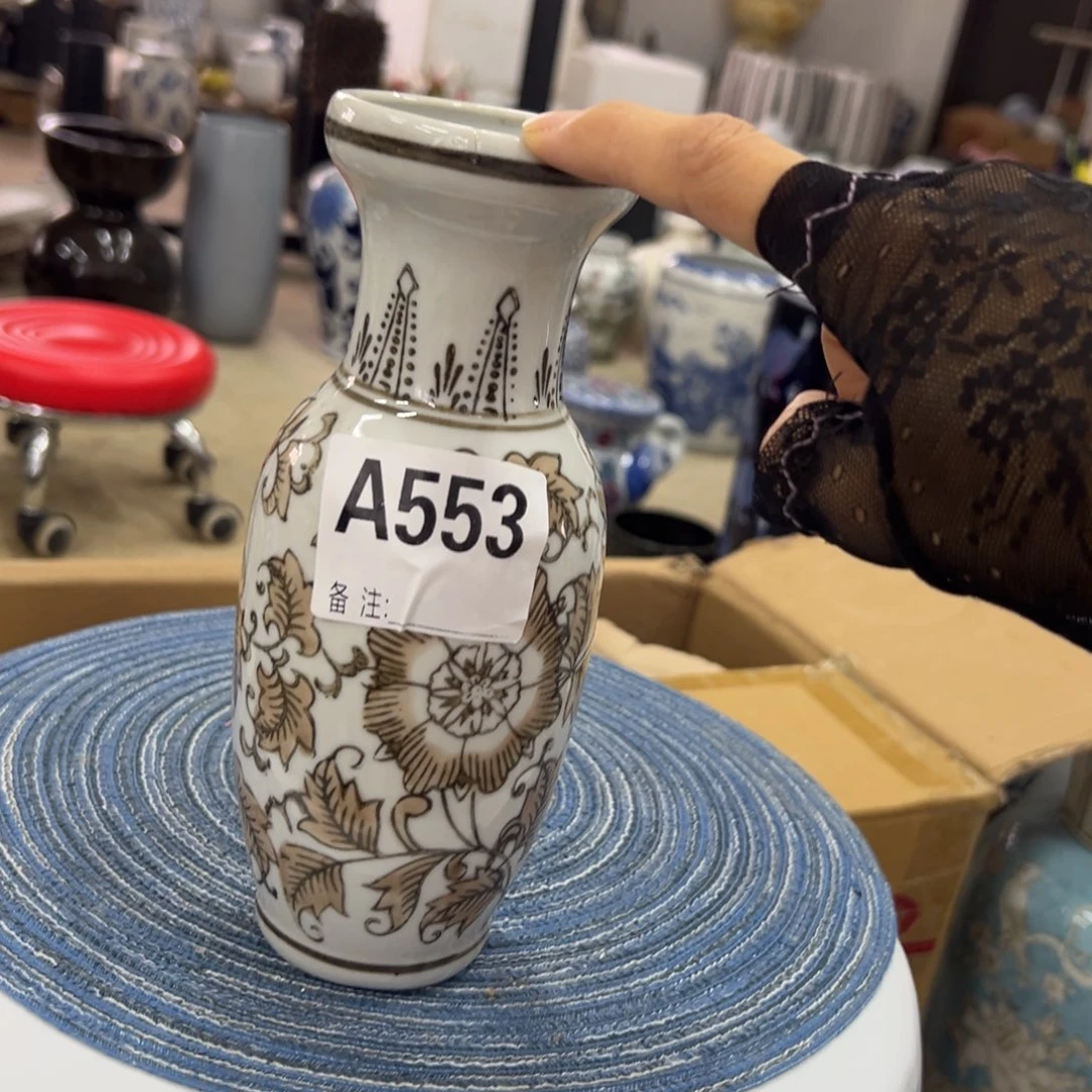 微瑕青花瓷器值得厚爱