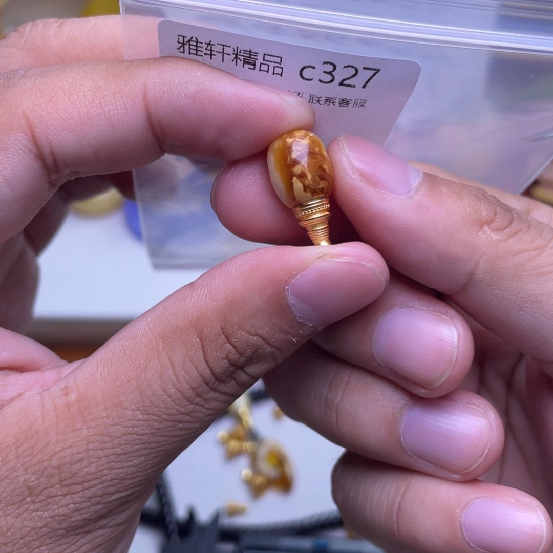 琥珀未镶嵌珠宝奇石