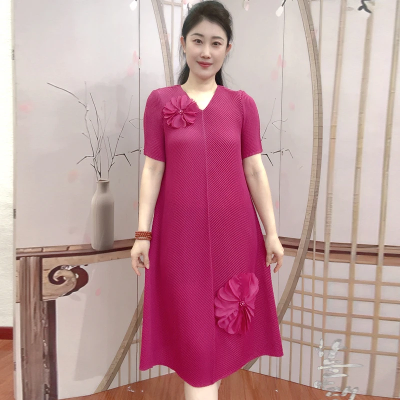 高级感夏季褶皱女士V领连衣裙显瘦气质短袖龙鳞褶常规大码A字裙